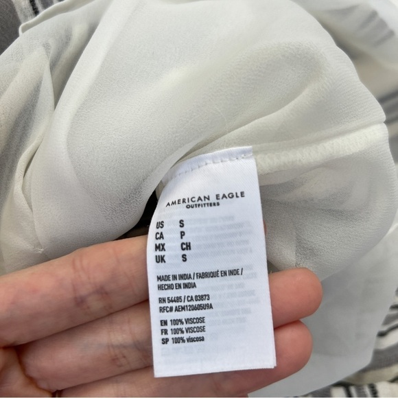 NWT American Eagle High Waisted Striped Button Front Runner Short - Picture 5 of 6